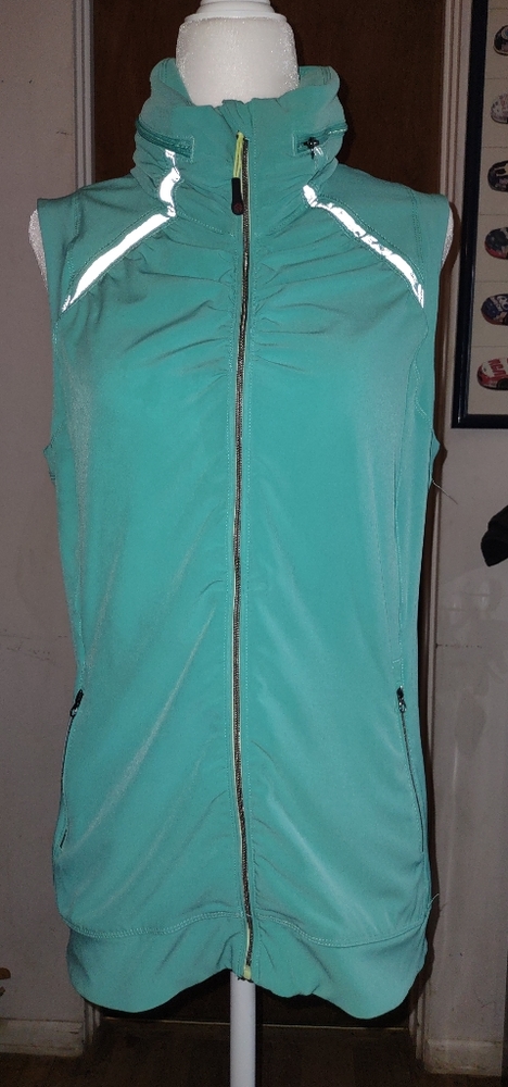 Vest - Picture 4 of 4